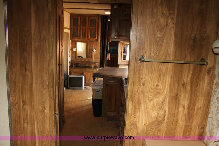 image for item E8429 1985 Prairie Schooner camper