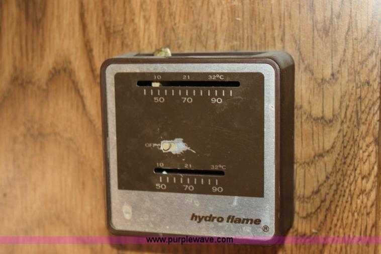 image for item E8429 1985 Prairie Schooner camper