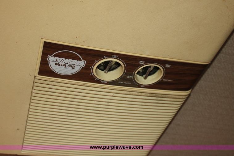 image for item E8429 1985 Prairie Schooner camper