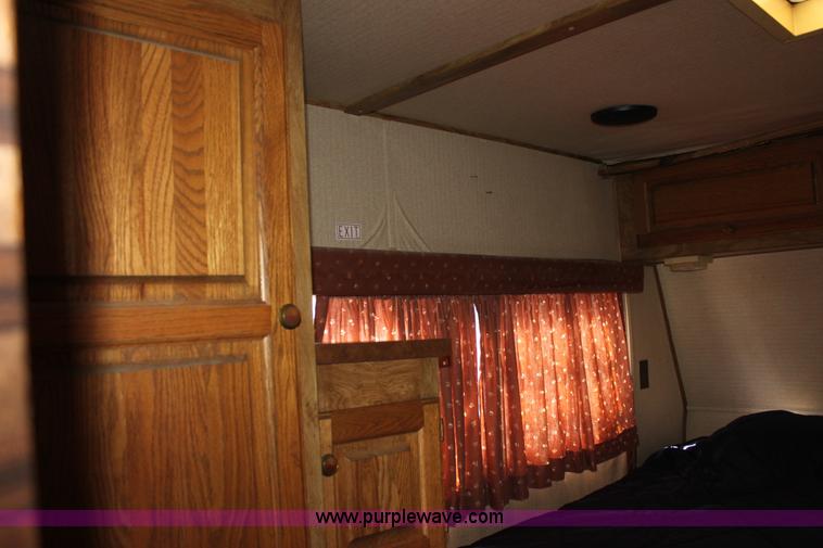 image for item E8429 1985 Prairie Schooner camper
