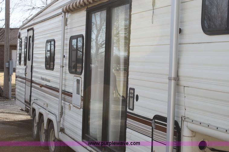 image for item E8429 1985 Prairie Schooner camper