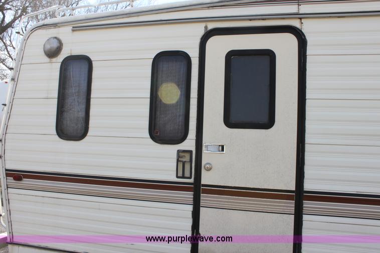 image for item E8429 1985 Prairie Schooner camper