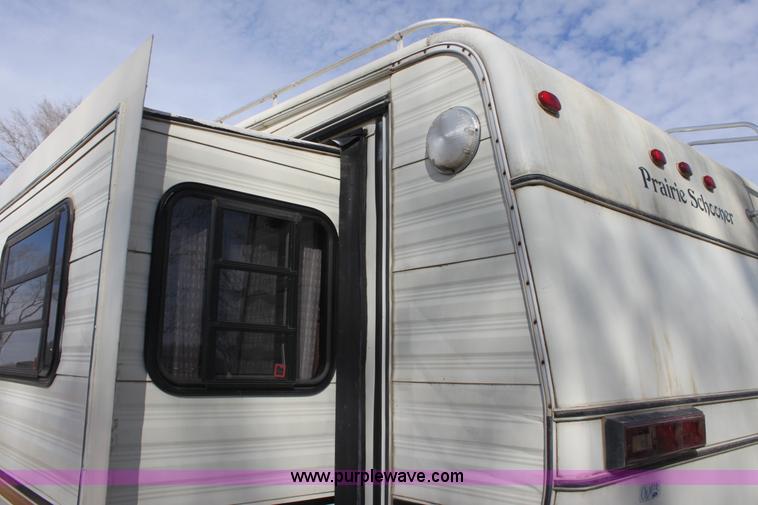 image for item E8429 1985 Prairie Schooner camper