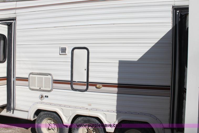 image for item E8429 1985 Prairie Schooner camper