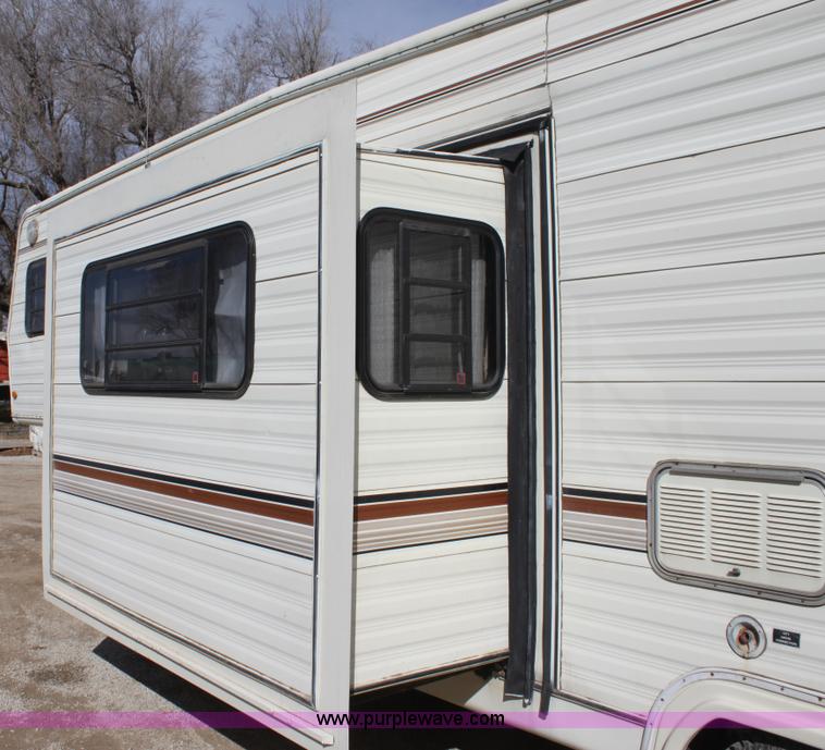 image for item E8429 1985 Prairie Schooner camper