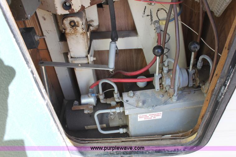 image for item E8429 1985 Prairie Schooner camper