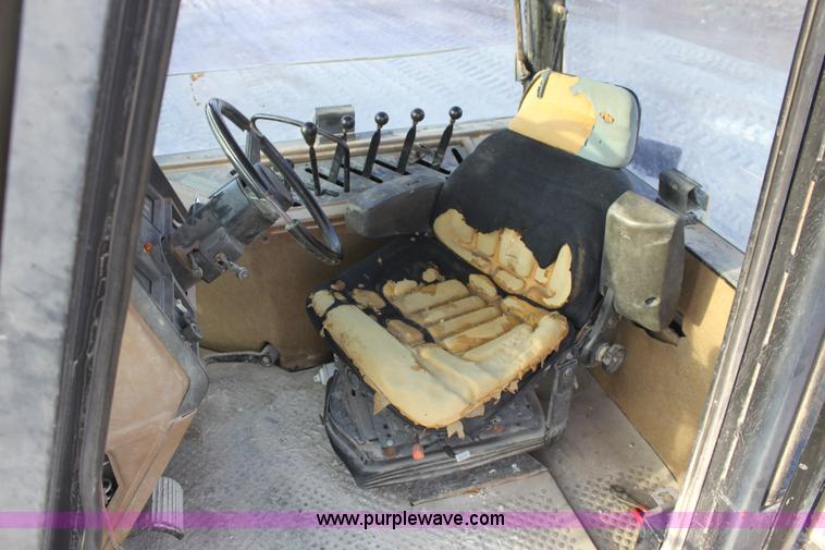 image for item E8434 Caterpillar Challenger 75 tractor