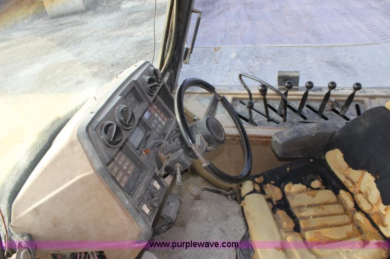 image for item E8434 Caterpillar Challenger 75 tractor