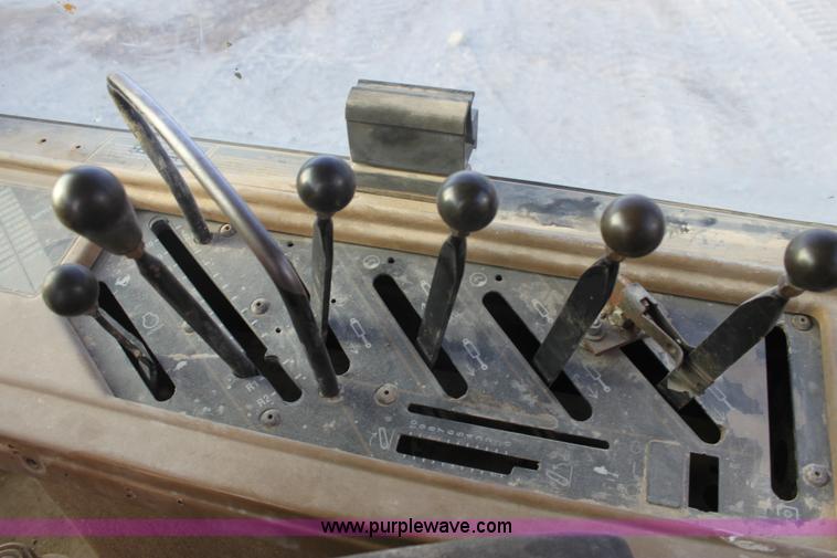 image for item E8434 Caterpillar Challenger 75 tractor