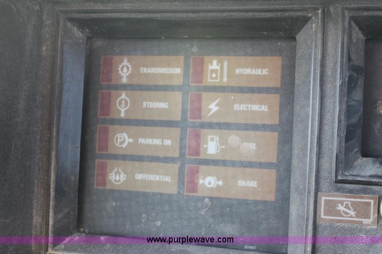 image for item E8434 Caterpillar Challenger 75 tractor