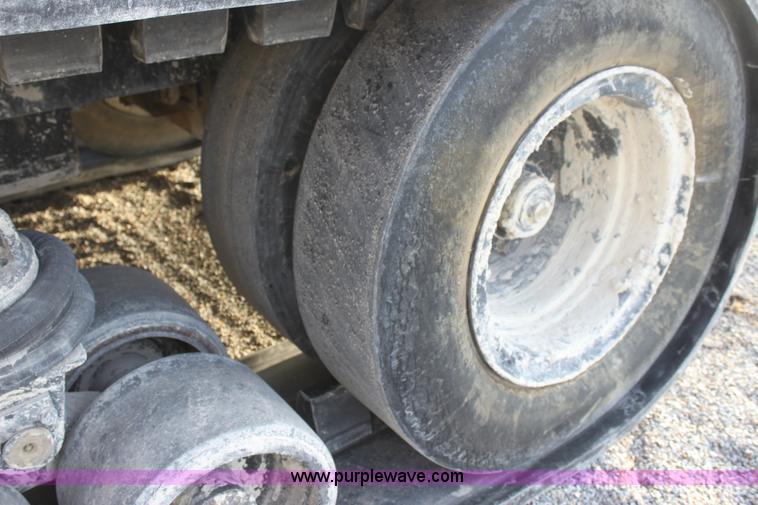 image for item E8434 Caterpillar Challenger 75 tractor