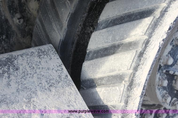 image for item E8434 Caterpillar Challenger 75 tractor