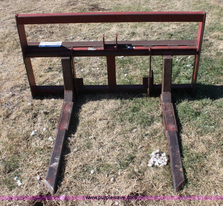 image for item E8435 Front loader forks