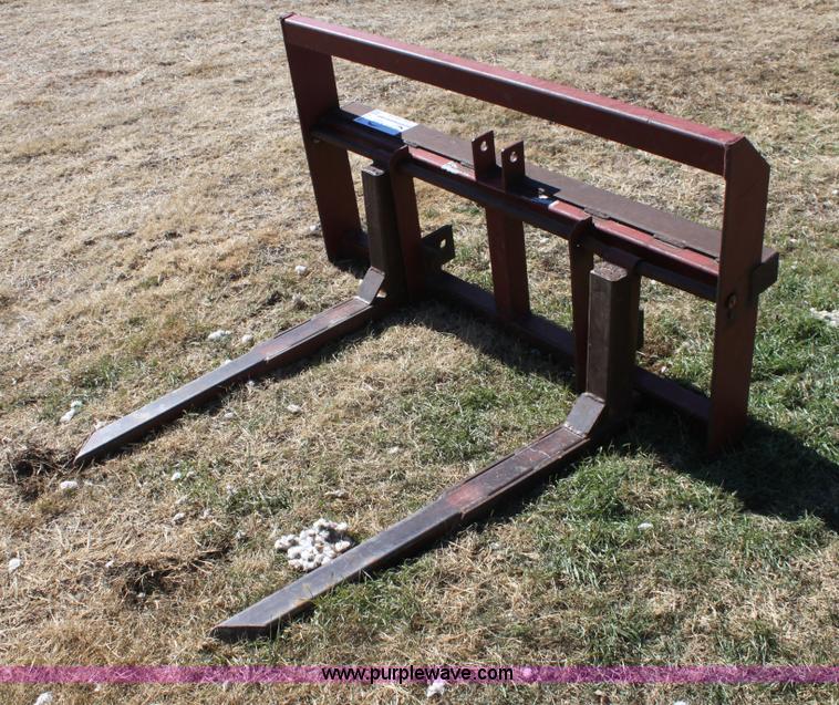 image for item E8435 Front loader forks