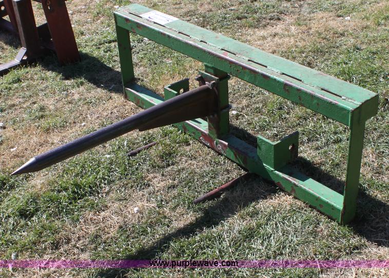 image for item E8436 John Deere bale spear
