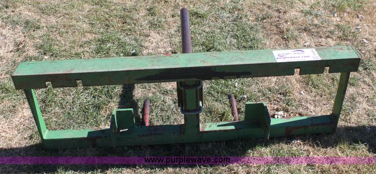 image for item E8436 John Deere bale spear