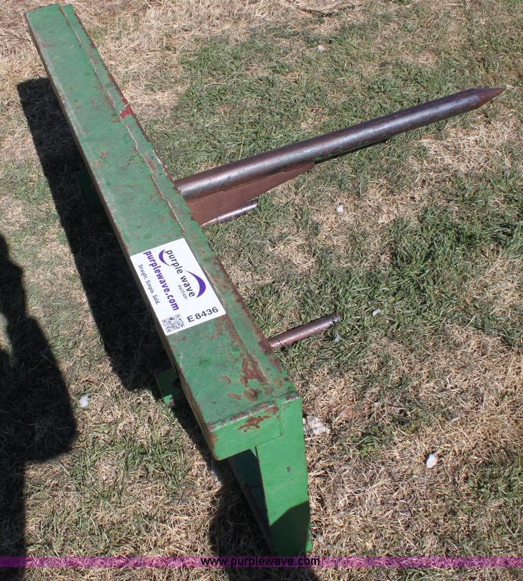 image for item E8436 John Deere bale spear