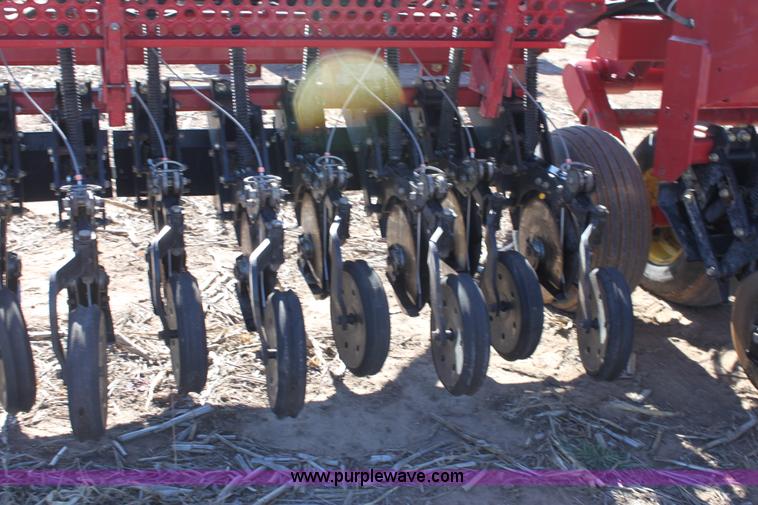 image for item E8438 2003 Sunflower 9432 30' folding drill