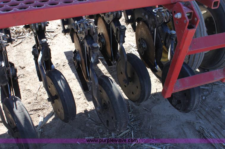 image for item E8438 2003 Sunflower 9432 30' folding drill