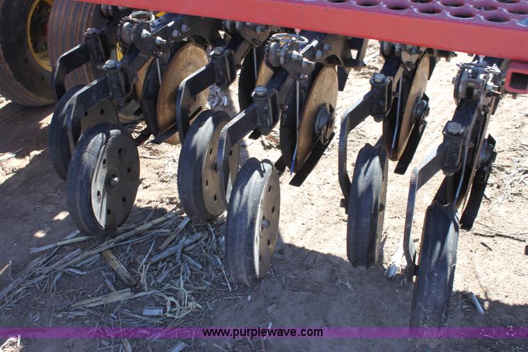 image for item E8438 2003 Sunflower 9432 30' folding drill