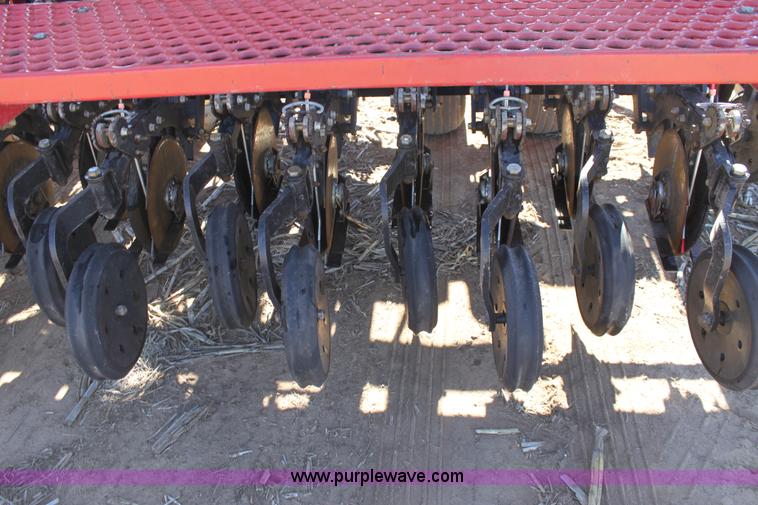 image for item E8438 2003 Sunflower 9432 30' folding drill