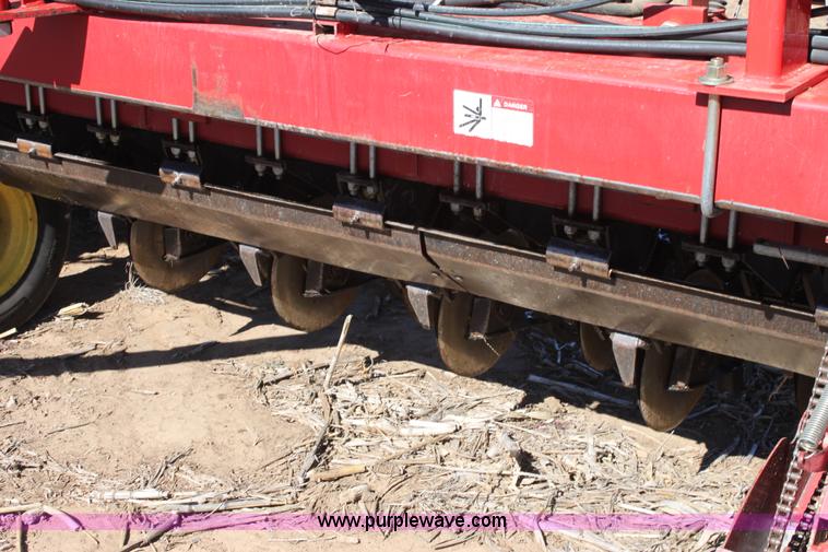 image for item E8438 2003 Sunflower 9432 30' folding drill