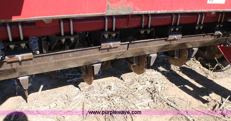 image for item E8438 2003 Sunflower 9432 30' folding drill