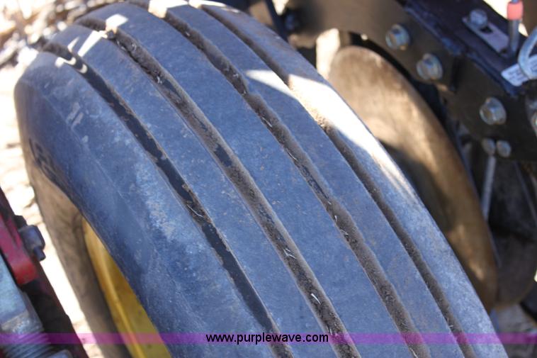 image for item E8438 2003 Sunflower 9432 30' folding drill