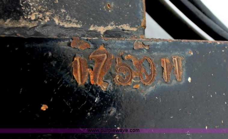 image for item E8438 2003 Sunflower 9432 30' folding drill