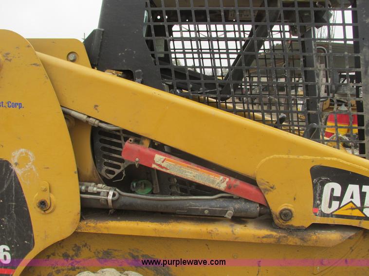 image for item A3912 2000 Caterpillar 246 skid steer