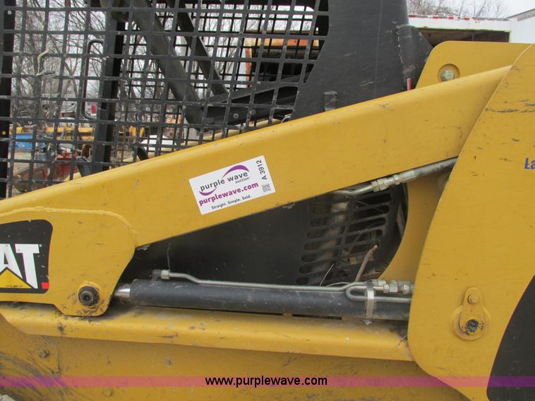 image for item A3912 2000 Caterpillar 246 skid steer