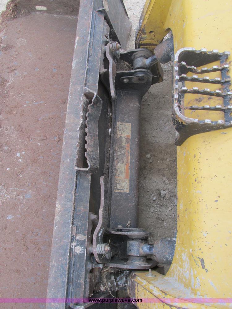image for item A3912 2000 Caterpillar 246 skid steer