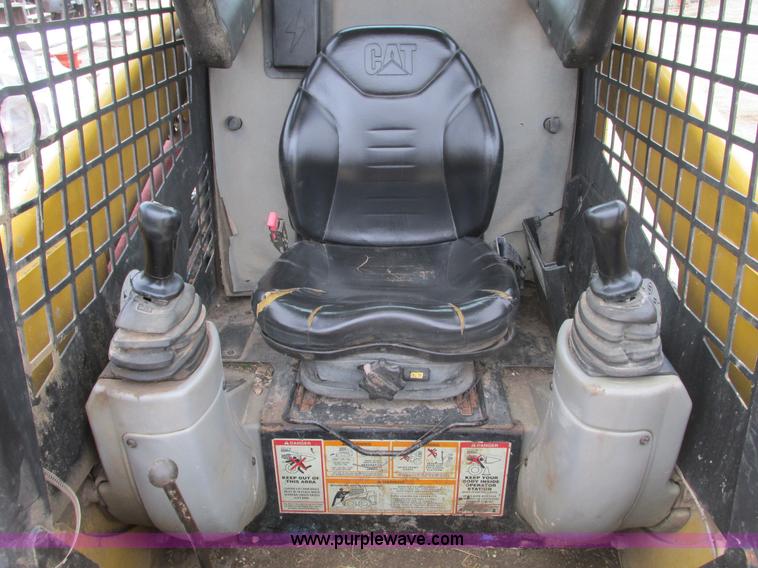 image for item A3912 2000 Caterpillar 246 skid steer