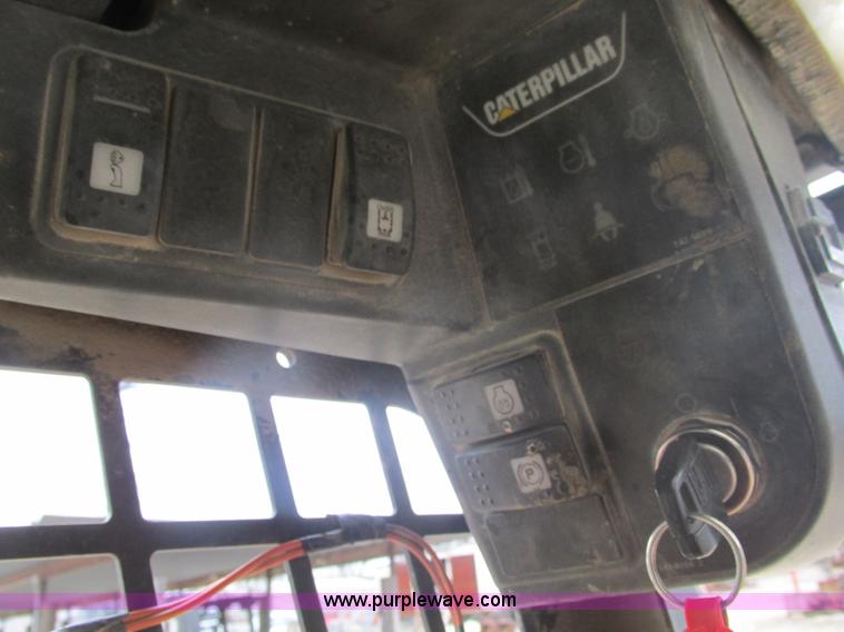 image for item A3912 2000 Caterpillar 246 skid steer