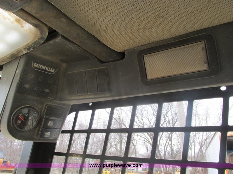 image for item A3912 2000 Caterpillar 246 skid steer