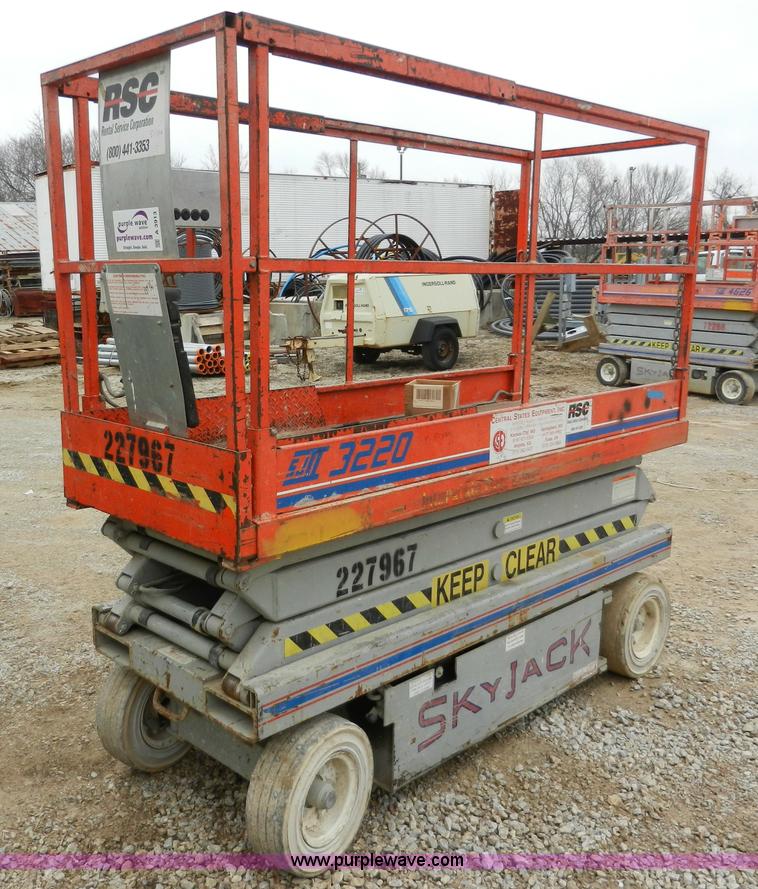 image for item A3913 SkyJack 3220 scissor lift