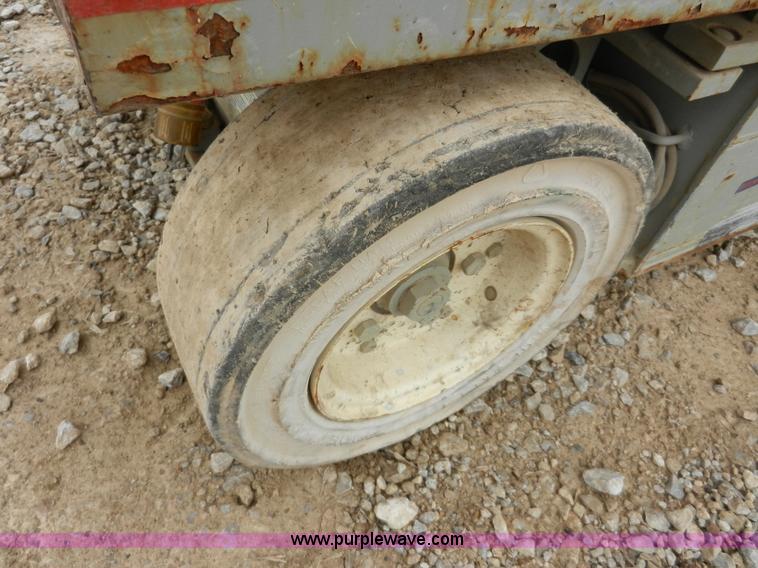 image for item A3913 SkyJack 3220 scissor lift