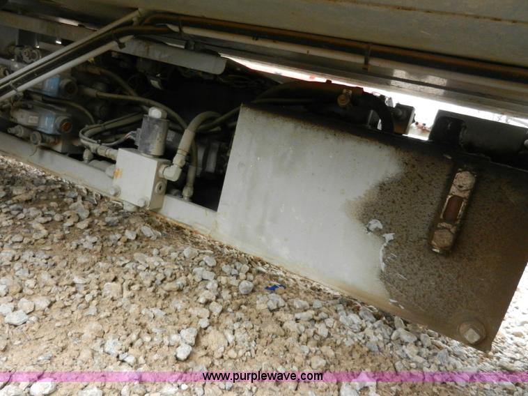 image for item A3913 SkyJack 3220 scissor lift