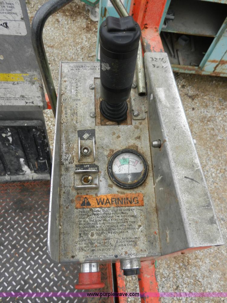 image for item A3913 SkyJack 3220 scissor lift