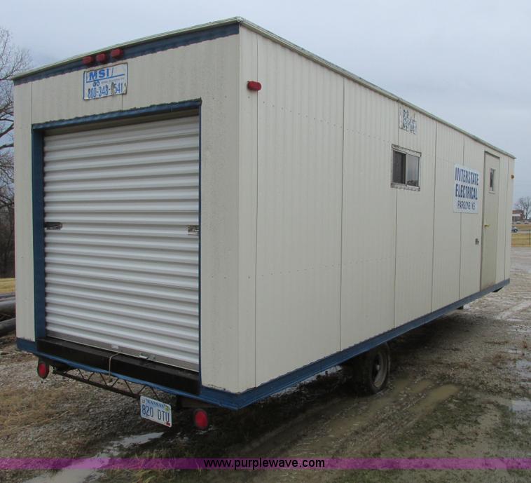 image for item F4232 2006 Comb 26' single axle office trailer