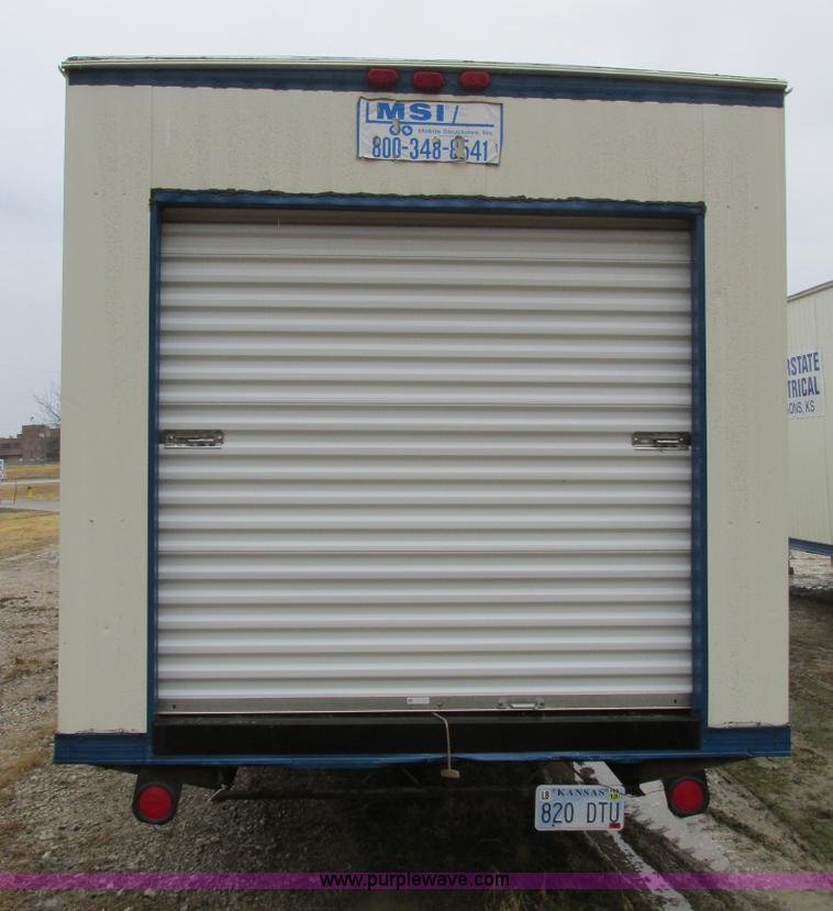 image for item F4232 2006 Comb 26' single axle office trailer
