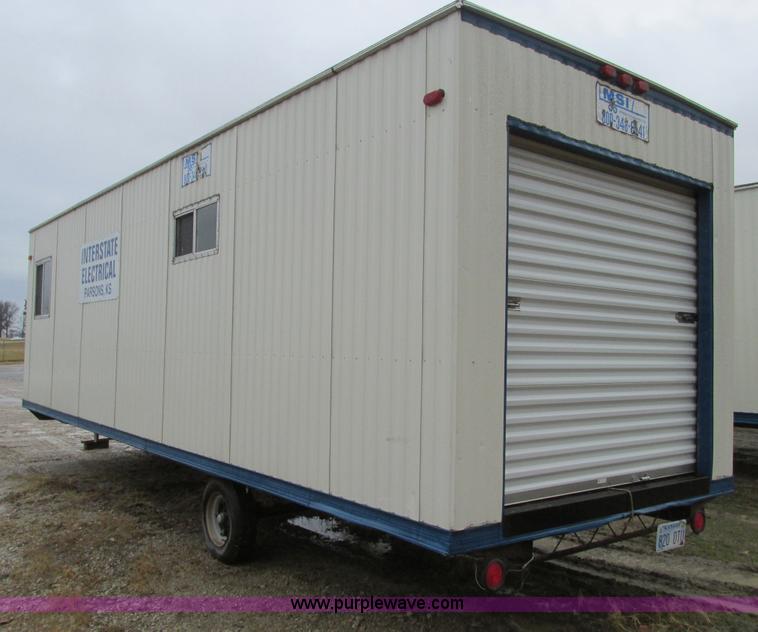 image for item F4232 2006 Comb 26' single axle office trailer