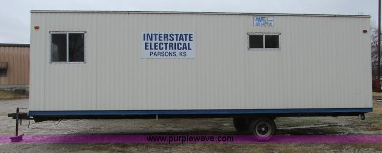 image for item F4232 2006 Comb 26' single axle office trailer