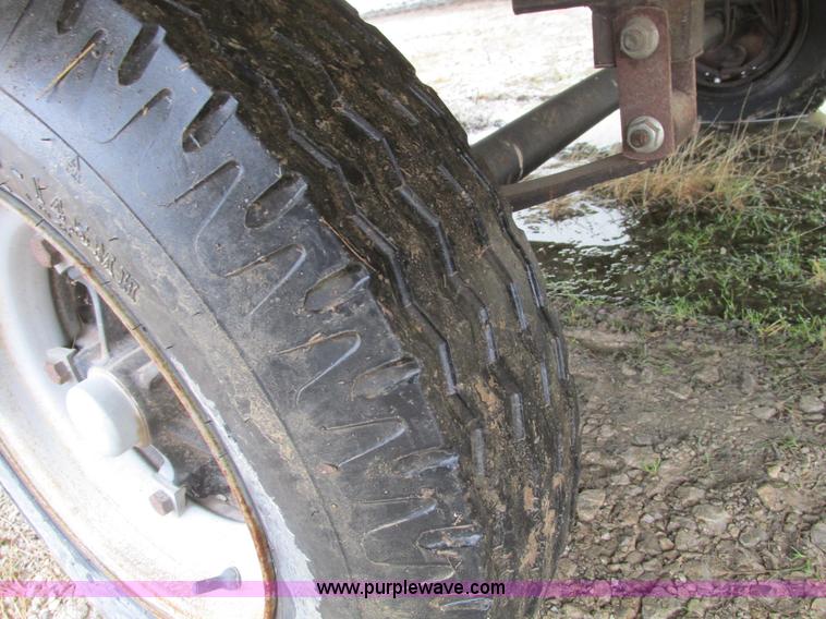 image for item F4232 2006 Comb 26' single axle office trailer