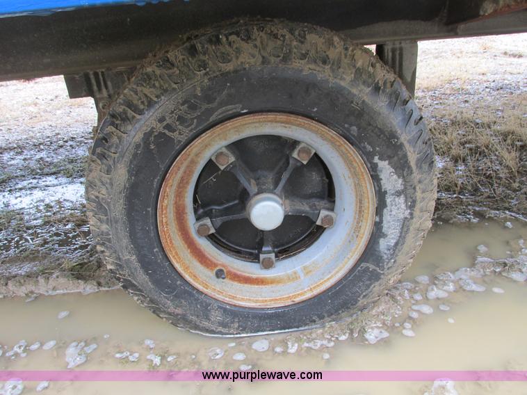 image for item F4232 2006 Comb 26' single axle office trailer