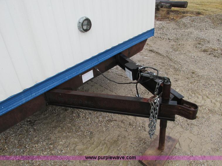 image for item F4232 2006 Comb 26' single axle office trailer