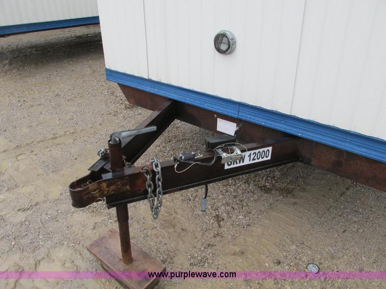 image for item F4232 2006 Comb 26' single axle office trailer
