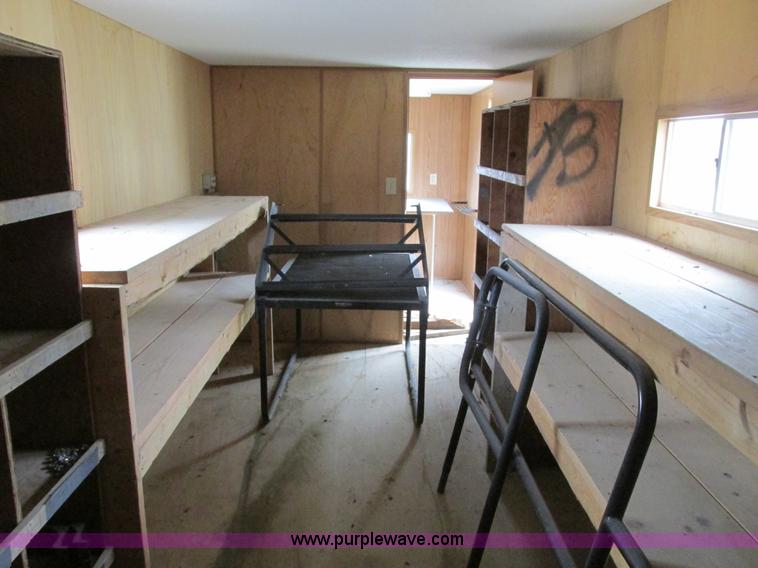 image for item F4232 2006 Comb 26' single axle office trailer