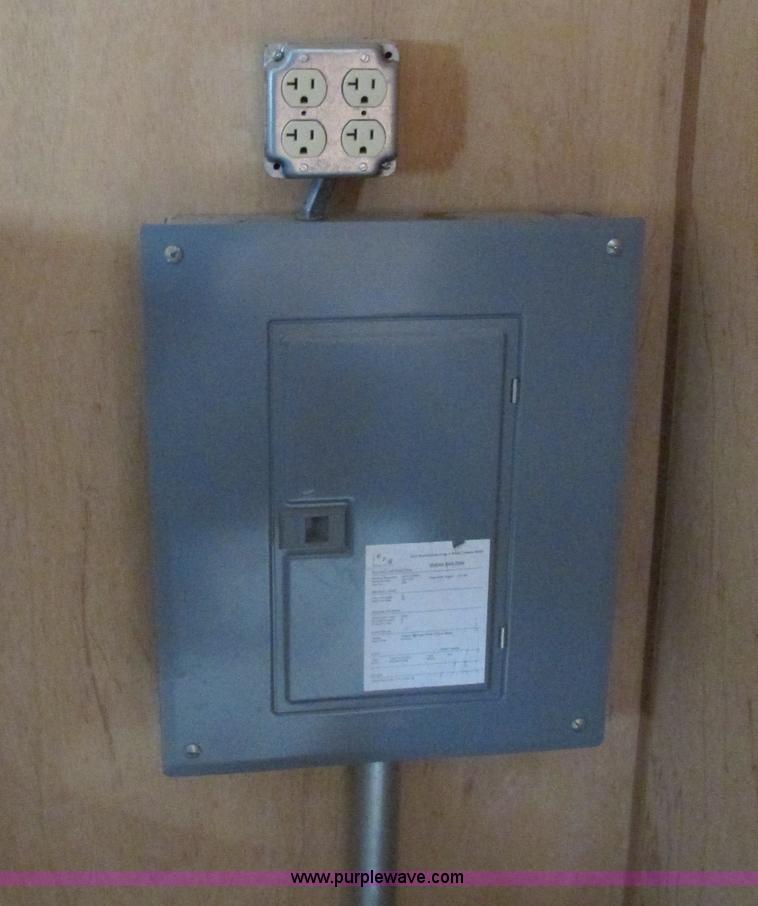 image for item F4232 2006 Comb 26' single axle office trailer