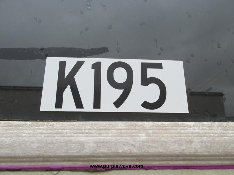 image for item F4232 2006 Comb 26' single axle office trailer